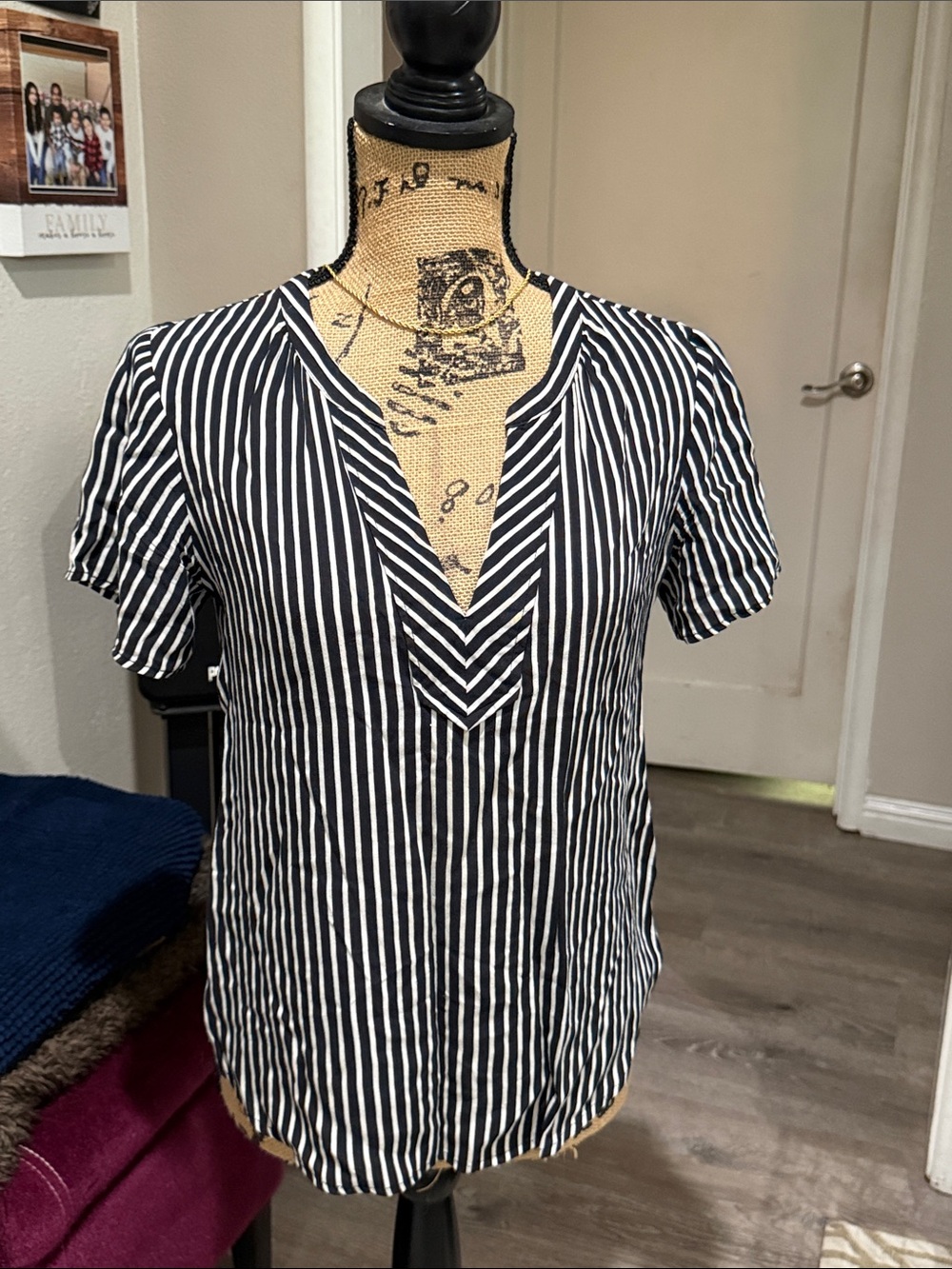 Old Navy Black and White Striped V-Neck Short Sleeve Blouse